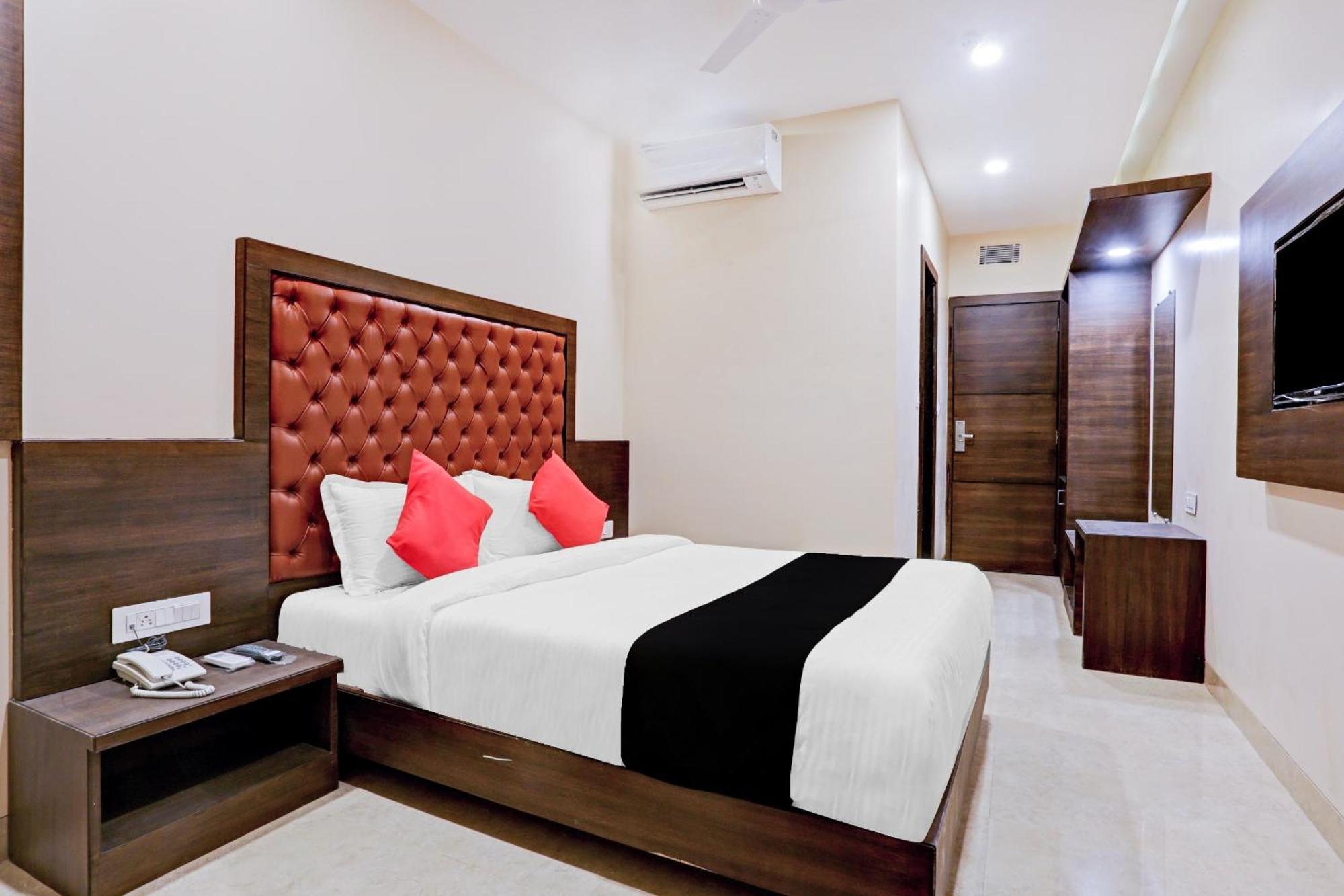 Capital O 80951 Hotel Vertigo Suite مومباي المظهر الخارجي الصورة