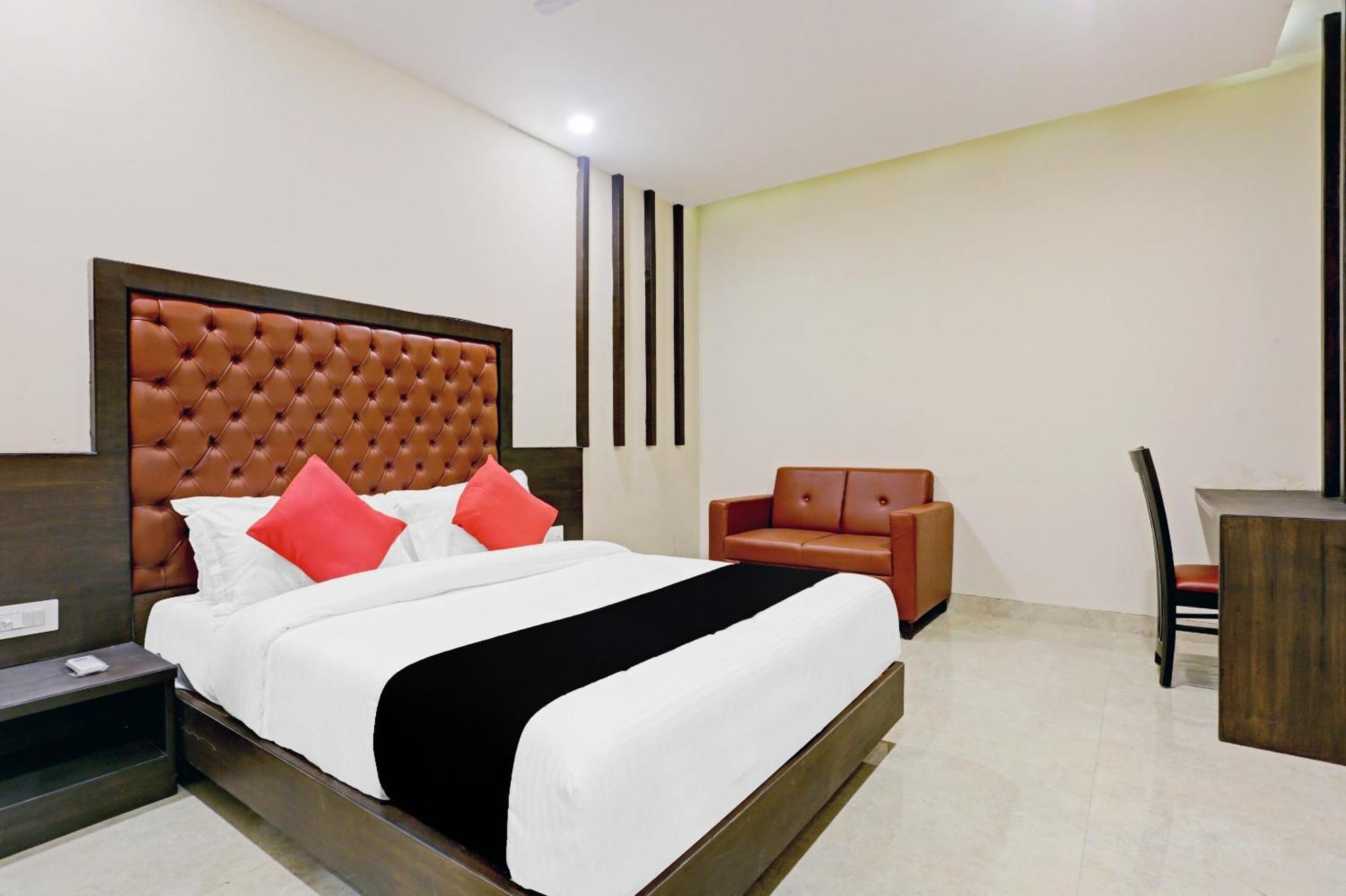 Capital O 80951 Hotel Vertigo Suite مومباي المظهر الخارجي الصورة