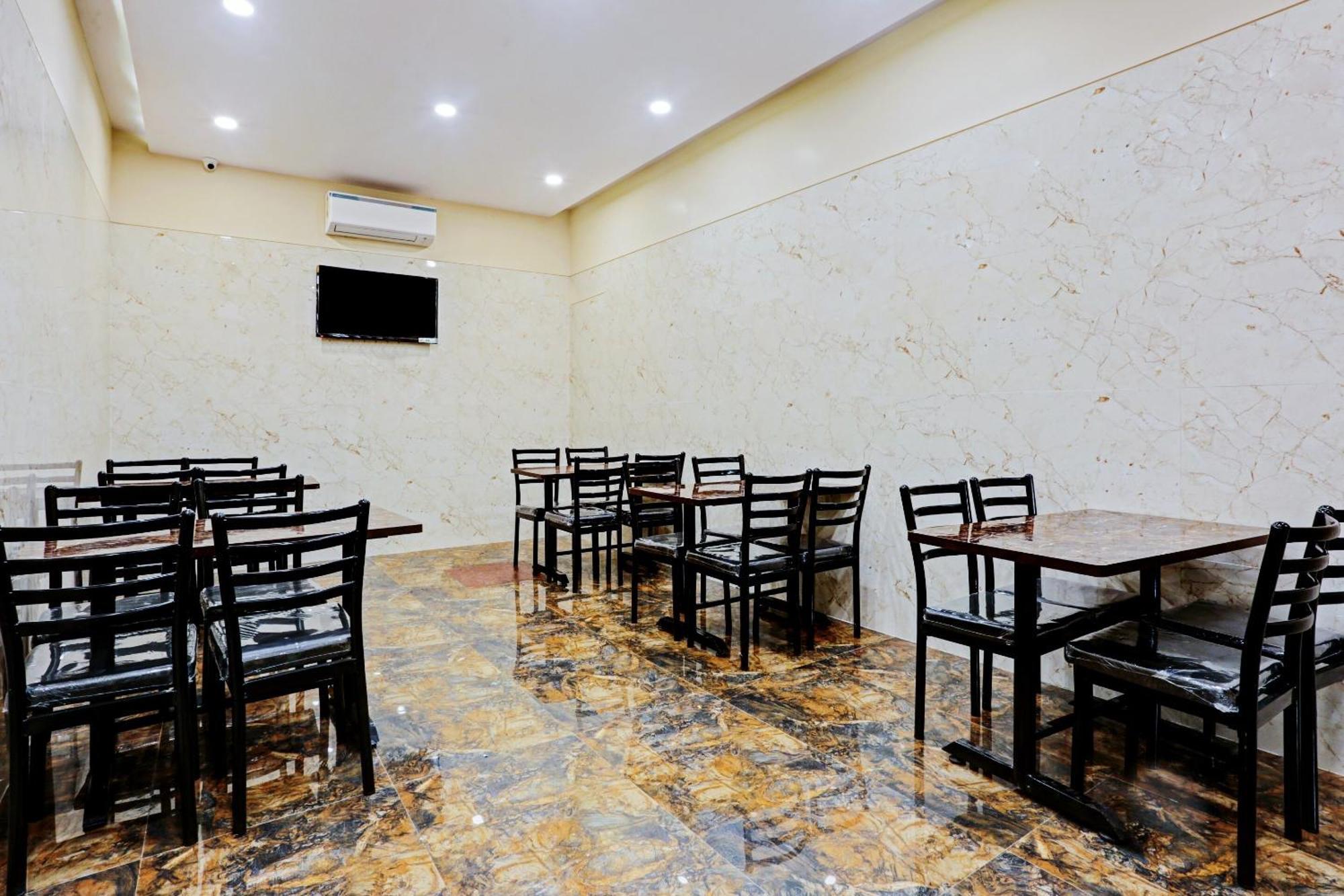 Capital O 80951 Hotel Vertigo Suite مومباي المظهر الخارجي الصورة